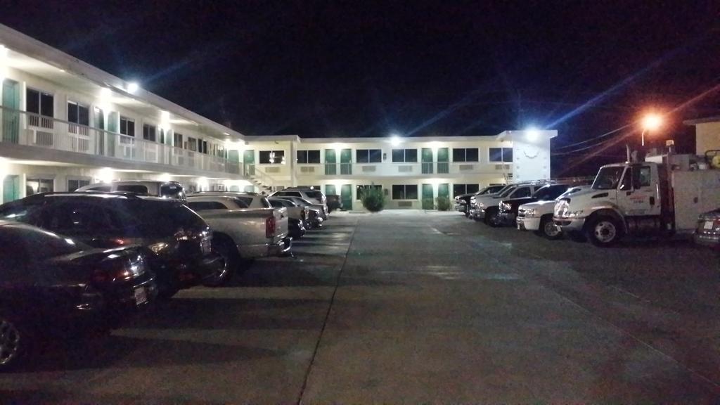 Desert Mirage Inn & Suites 니들즈 외부 사진