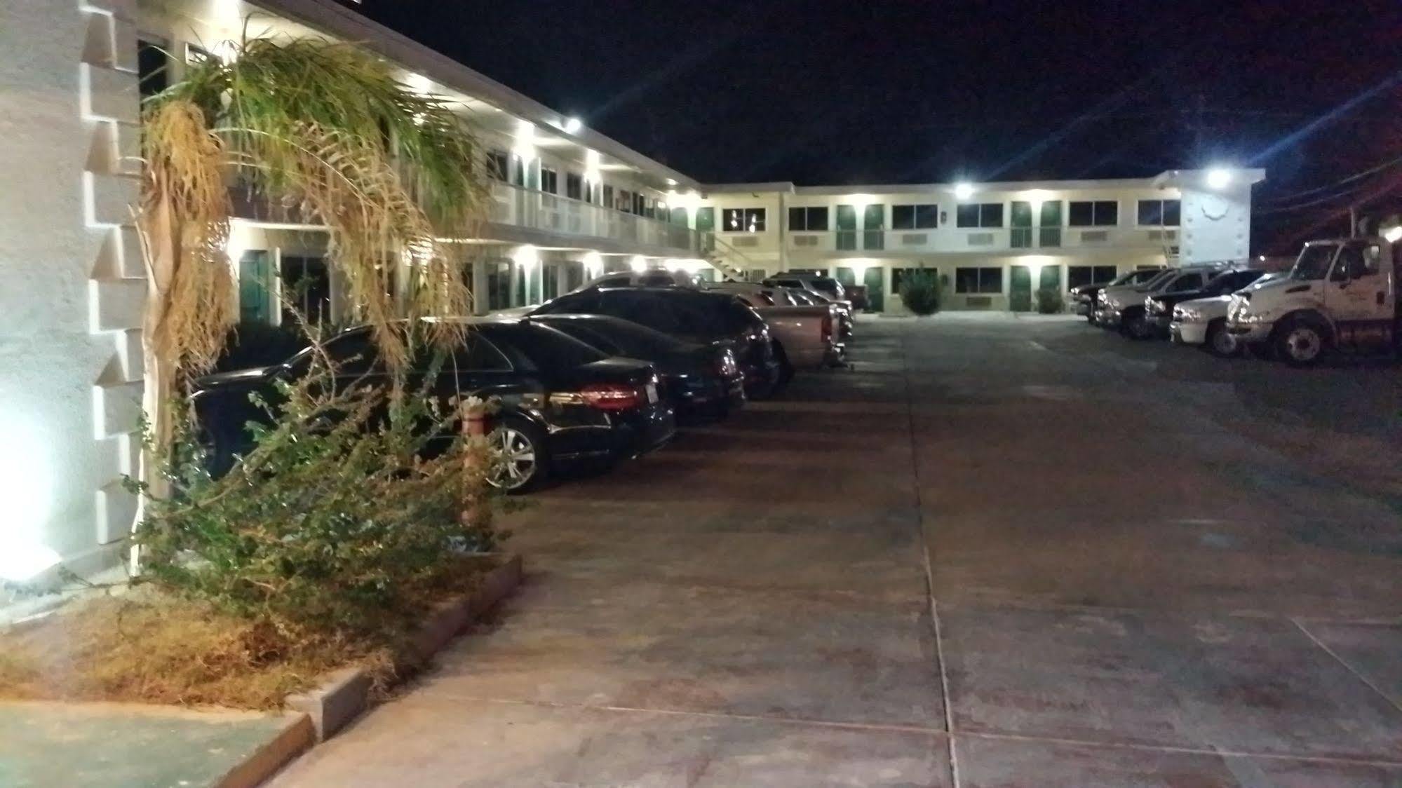 Desert Mirage Inn & Suites 니들즈 외부 사진