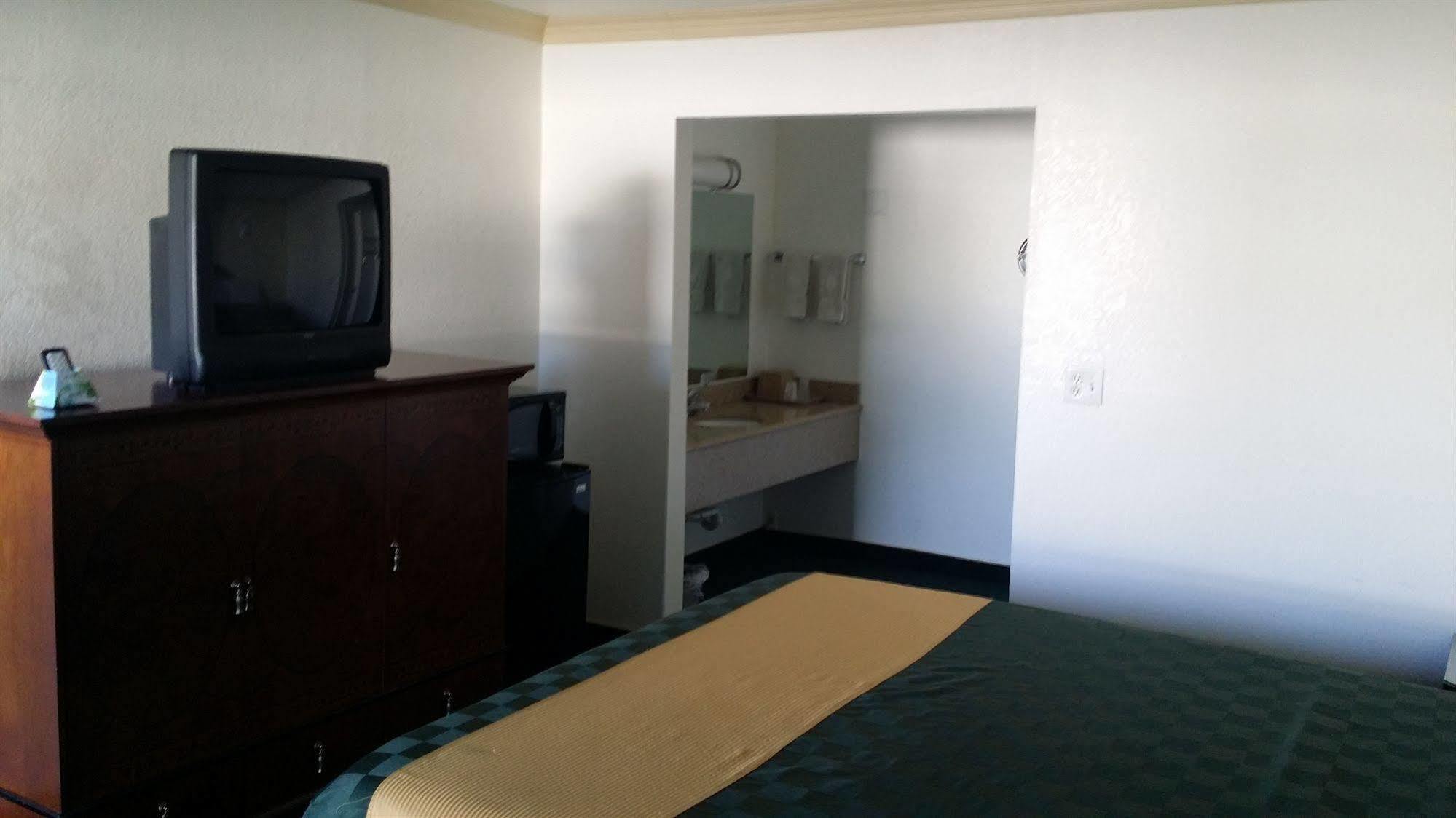 Desert Mirage Inn & Suites 니들즈 외부 사진