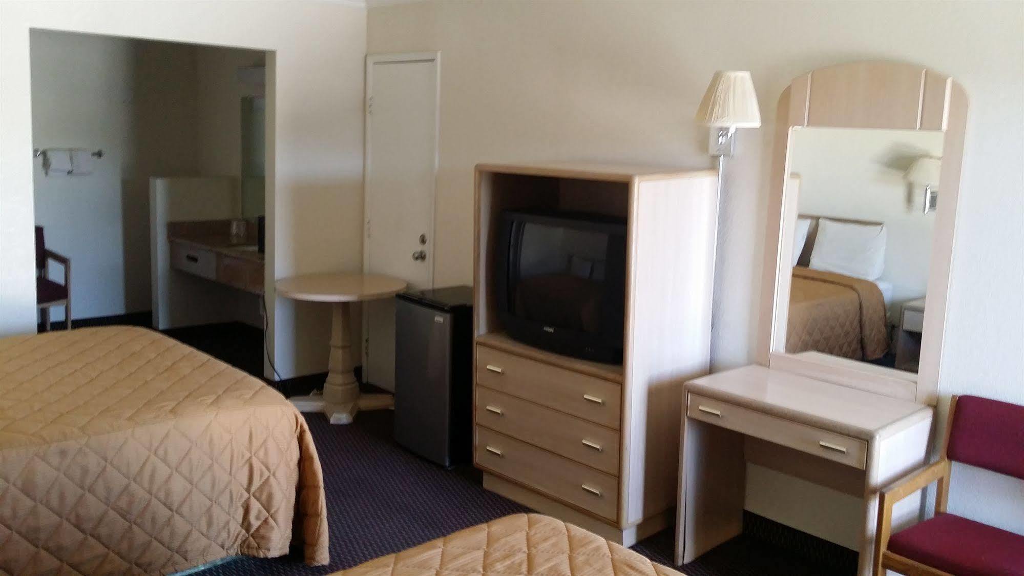 Desert Mirage Inn & Suites 니들즈 외부 사진