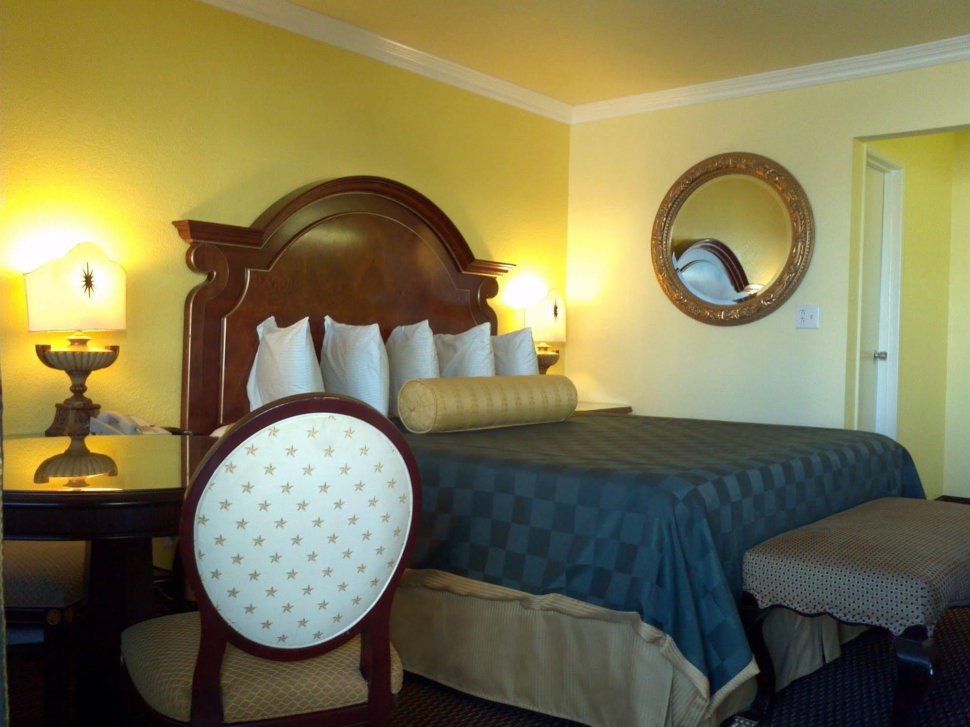 Desert Mirage Inn & Suites 니들즈 외부 사진