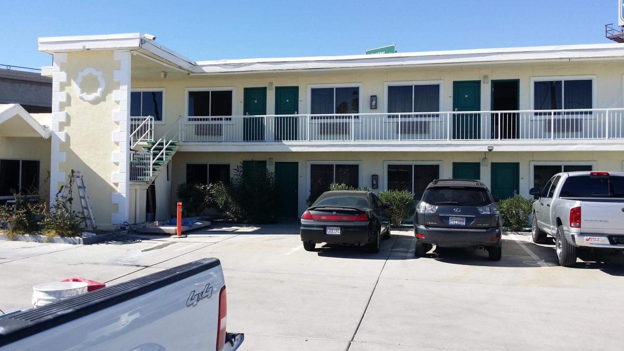 Desert Mirage Inn & Suites 니들즈 외부 사진