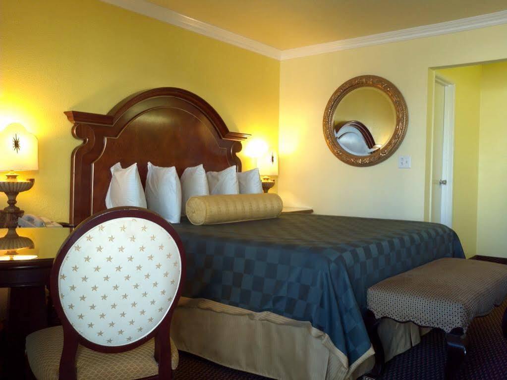 Desert Mirage Inn & Suites 니들즈 외부 사진